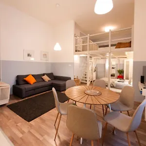 Klau33 In Party District Apartment